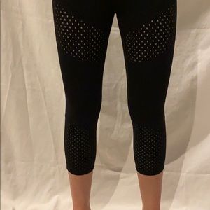Zella Capri Cut-Out Leggings